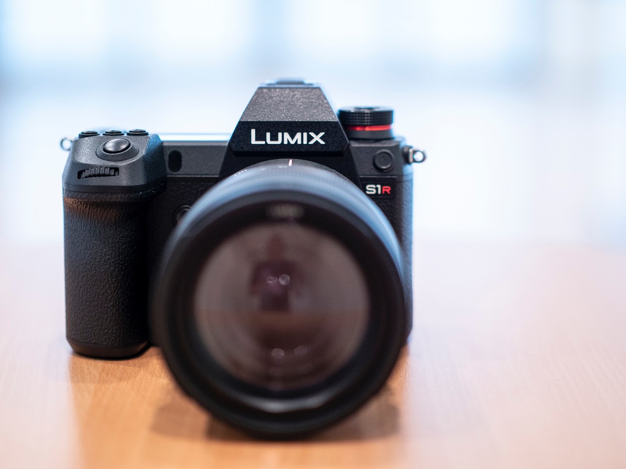 Lumix_SR1_10-25_3.jpg
