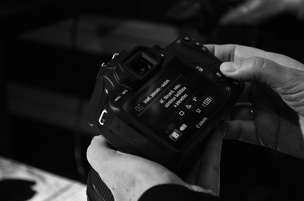 Canon-Eos-100D-700D.jpg
