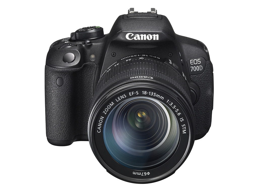 EOS-700D-FRA-w-EF-S-18-135mm-IS-STM-web.jpg