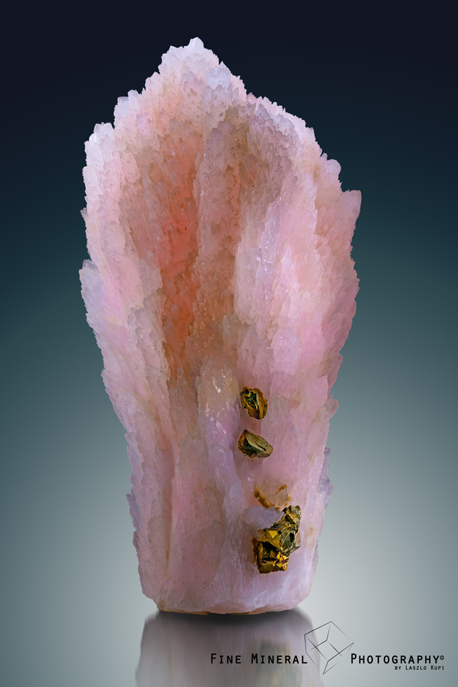 Chalcopyrite, Mangano-calcite_Herja, Maramures, Romania_38x75mm.jpg