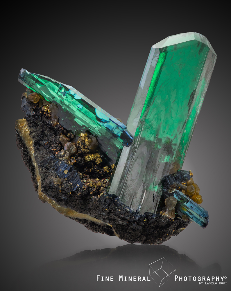 Vivianite, Siderite, Pyrite_Huanuni Mine, Bolivia_33x30mm.jpg