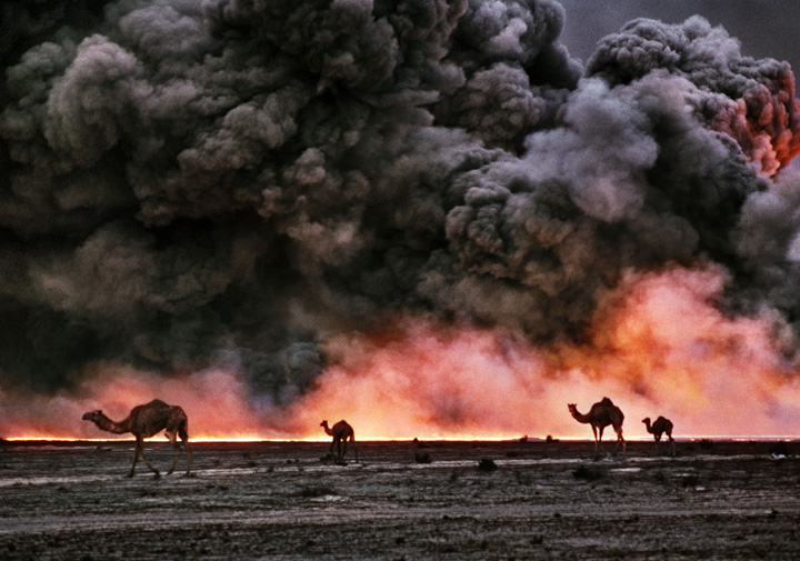 BB_Burgan_oil_fields_burning_1991_print.jpg