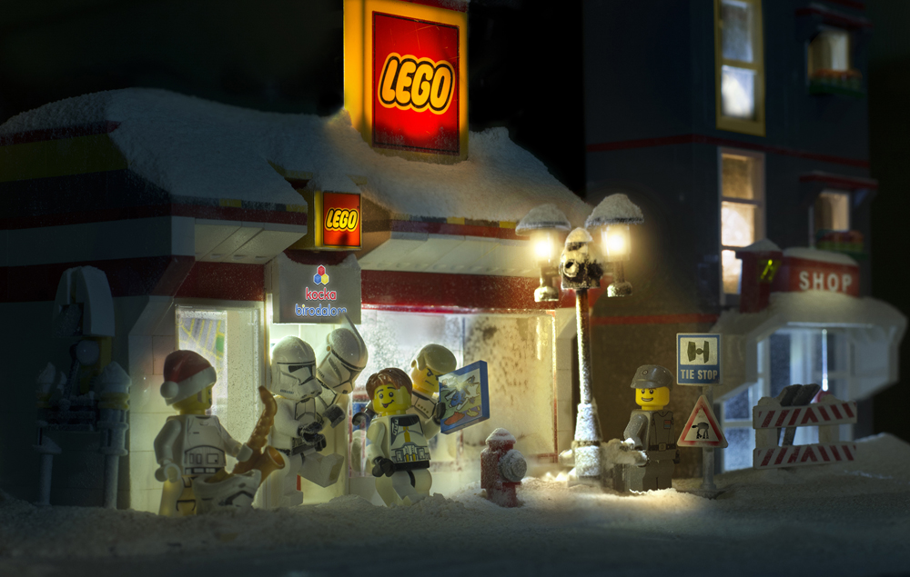 benedek_lampert_lego_shop_UK.jpg