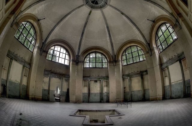 Abandonned-Soviet-Buildings-by-Rebecca-Litchfield9.jpg