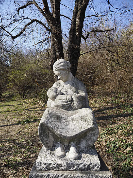 720_0424szobor12mm.jpg