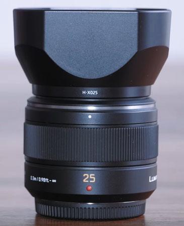 summilux25mmwithhood.jpg