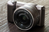 A mesterlövész: Sony α5100