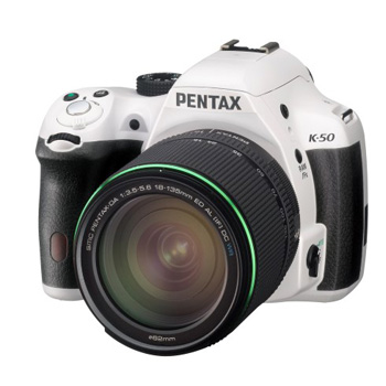 Megérkezett az új Pentax K-50 fényképezőgép