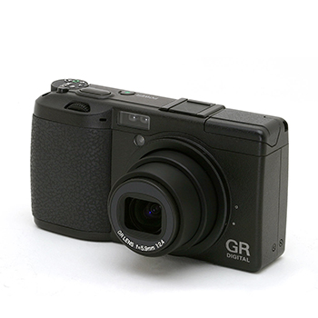Megérkezett: Pentax Ricoh GR fényképezőgép