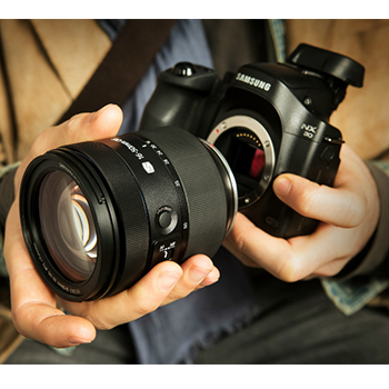 Megérkezett a Samsung NX30