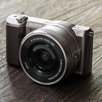A mesterlövész: Sony α5100