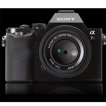 Sony Alpha 7R:  Kicsi, könnyű és 36,4 megapixel …