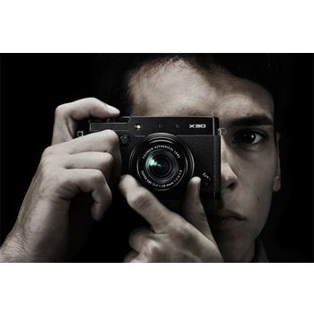 Megjelent a FUJIFILM X30 kamerája